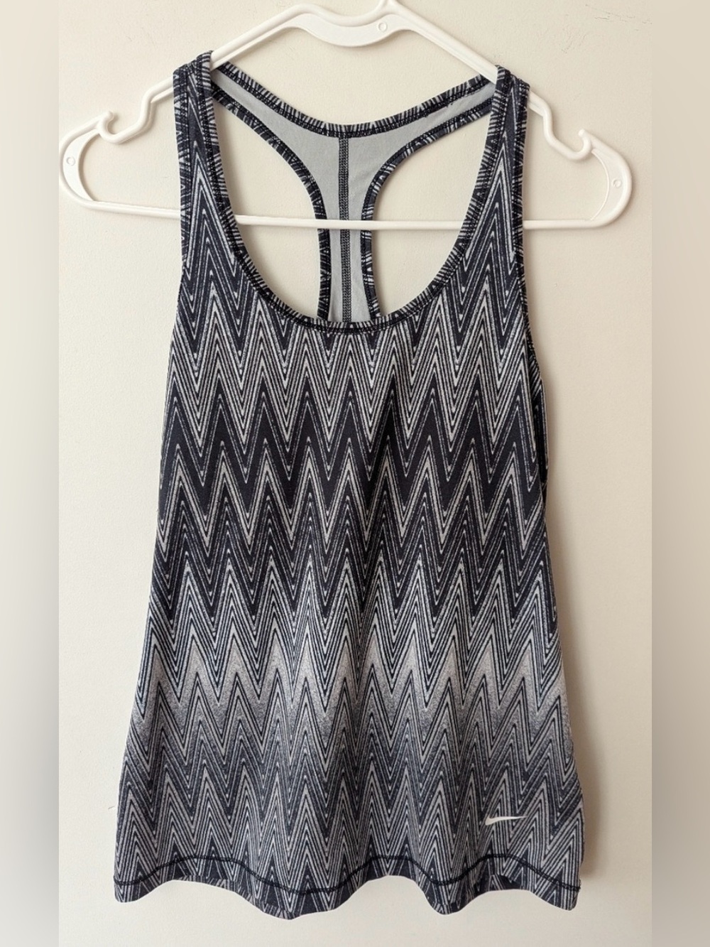 Nike DRI-FIT Women's Black & White Chevron-Print Racerback Tank